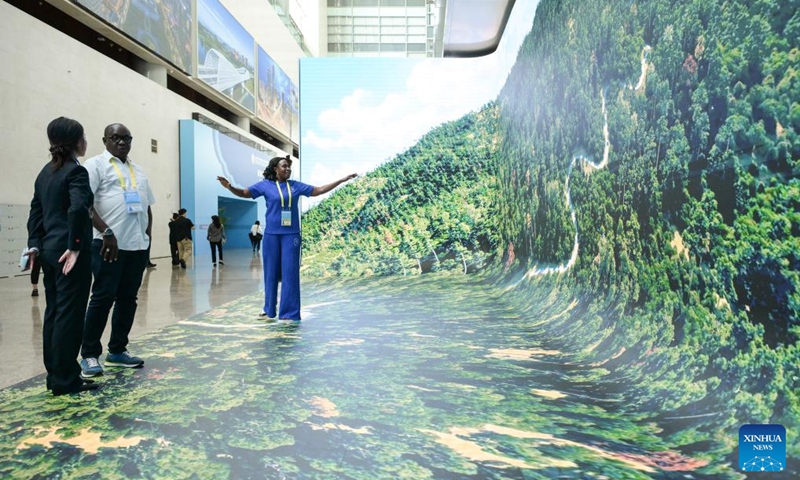 African journalists visit an ultra HD immersive experience project at the media center for the 2024 Summit of the Forum on China-Africa Cooperation (FOCAC) in Beijing, capital of China, Sept. 3, 2024. (Photo: Xinhua)