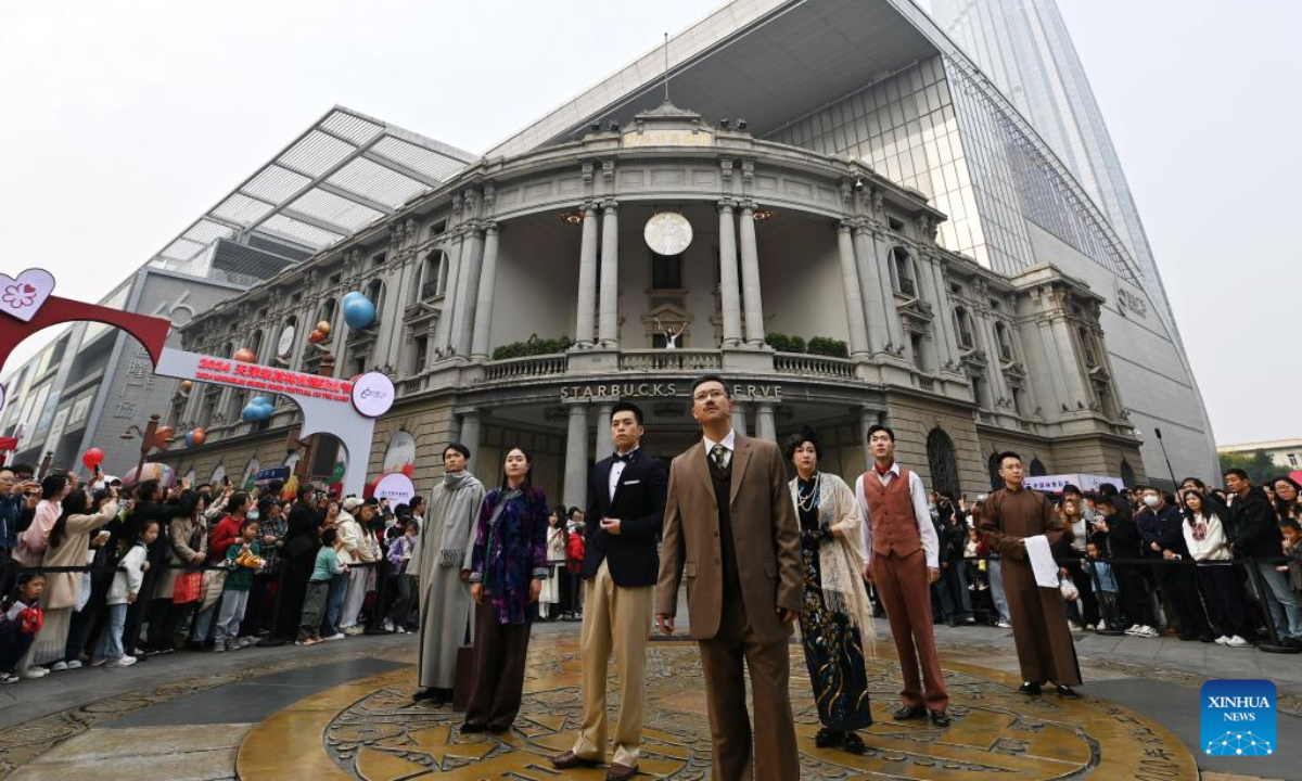 Staff of Tianjin People's Art Theater perform Chinese classic drama 