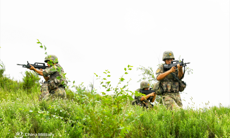 Soldiers assigned to a brigade under the Chinese PLA 79th Group Army participate in an offense operation during a company-level tactic assessment in late July, 2024. (eng.chinamil.com.cn/Photo by Wang Lijun)