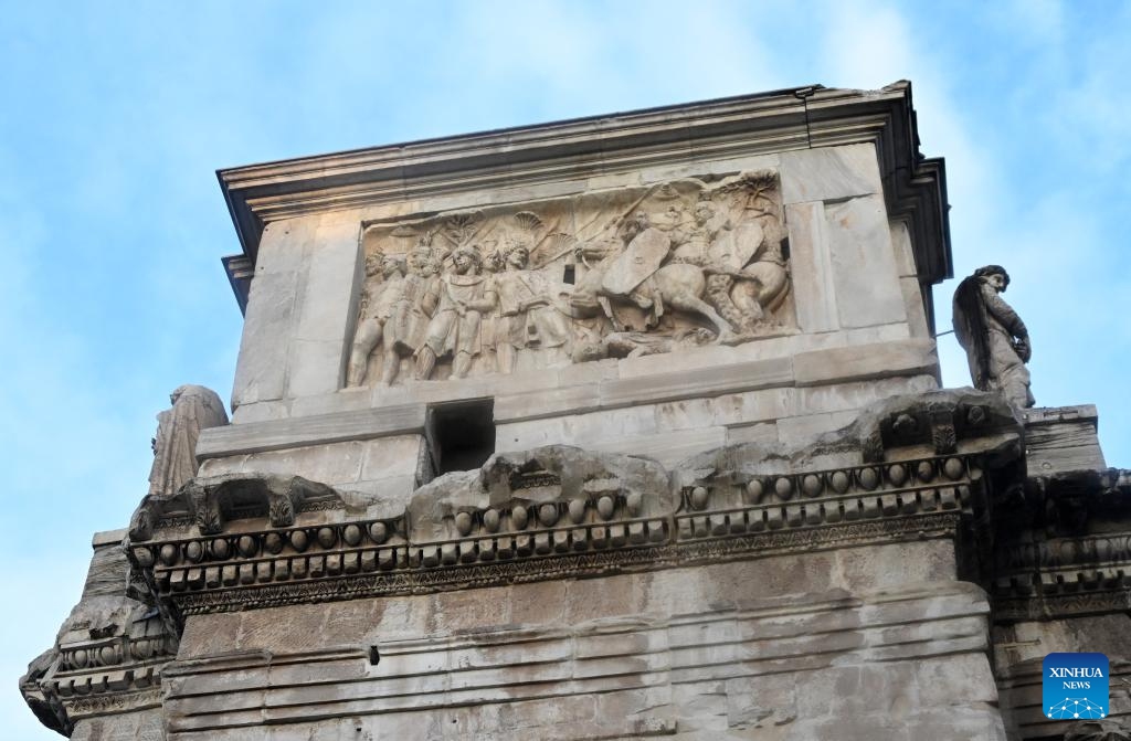 Photo taken on Sept. 3, 2024 shows the Arch of Constantine partially damaged in a thunderstorm in Rome, Italy. Italy has been battered by storms in the last few hours, with risk warnings issued for several regions on Wednesday, according to the country's Civic Protection Agency. The warning came after streets flooded in several cities on Tuesday, causing disruption to local transport. In Rome, the landmark Constantine Arch was damaged by lightning during a thunderstorm. (Photo: Xinhua)