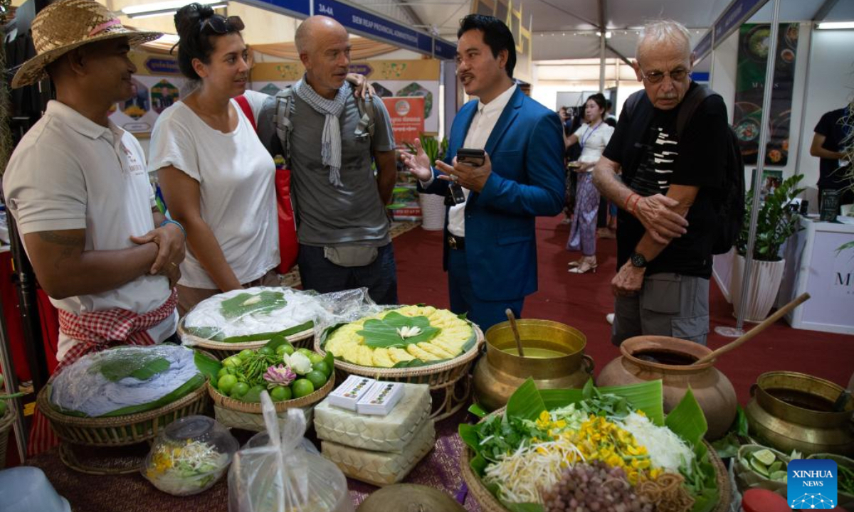 People visit the Cambodia-China Gastronomy Week in Siem Reap province, Cambodia on Oct. 26, 2024. A two-day Cambodia-China Gastronomy Week kicked off here in northwest Cambodia's Siem Reap province on Saturday, attracting food lovers. (Photo: Xinhua)