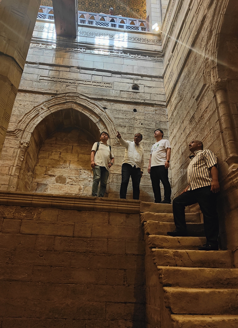 A group of Chinese cultural heritage experts, including Jiang Rui (left), director of the Baiheliang Underwater Museum, visit the site of the Rawda Island Nilometer in Egypt. Photo: Courtesy of Jiang Rui 