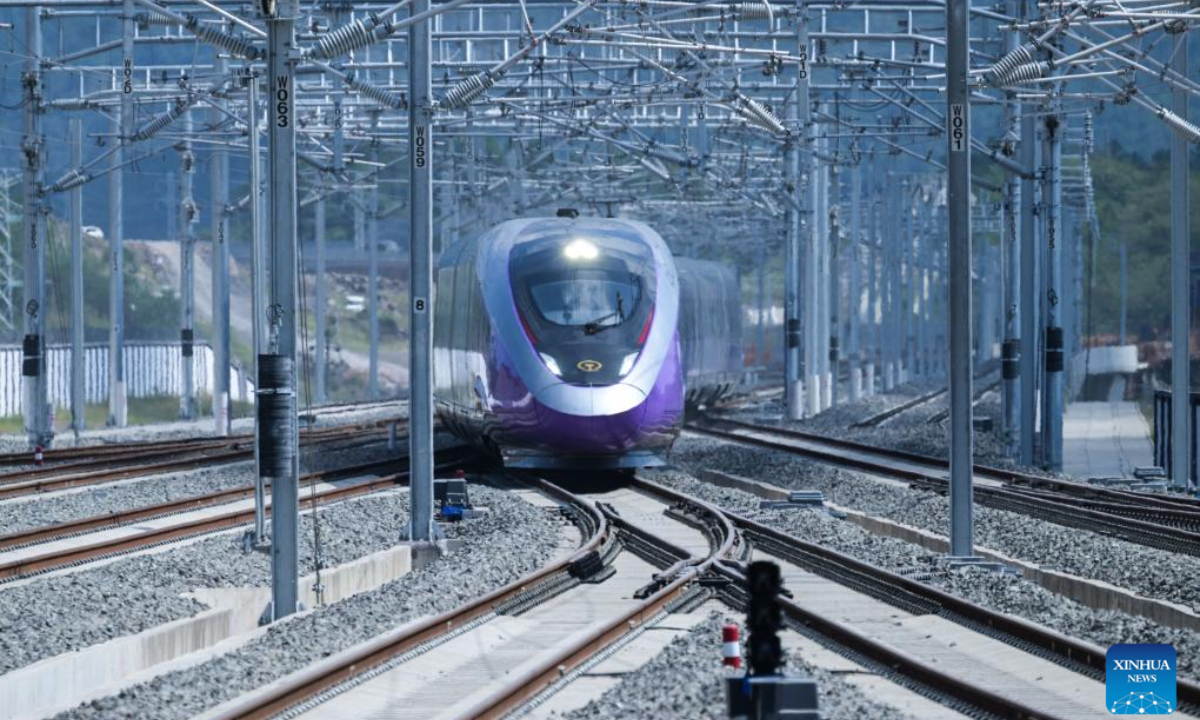 A bullet train pulls into Yiwu Railway Station of the Hangzhou-Wenzhou high-speed railway in Yiwu, east China's Zhejiang Province, Sep 6, 2024. Photo:Xinhua