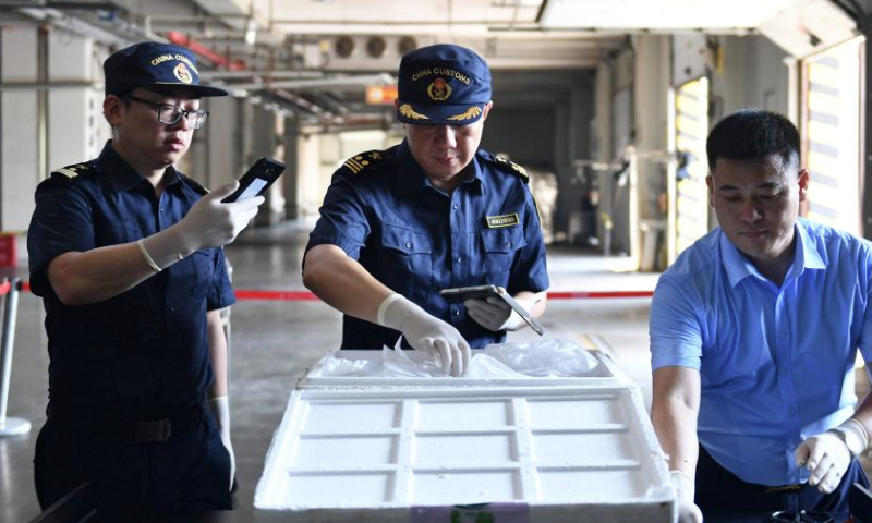 Customs officials conduct an on-site inspection of the frozen mutton shipment in Changsha, central China's Hunan Province, Sept. 8, 2024. A shipment of mutton from Madagascar was cleared at Changsha Customs in central China's Hunan Province on Sunday, marking China's first mutton imports from Africa and an important breakthrough in China-Africa meat trade.

Customs officials conducted an on-site inspection of the frozen mutton shipment, weighing 1,000 kg in total. (Xinhua/Chen Zhenhai)