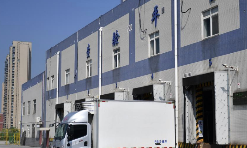 A vehicle loaded with frozen mutton arrives at an inspection site in Changsha, central China's Hunan Province, Sept. 8, 2024. A shipment of mutton from Madagascar was cleared at Changsha Customs in central China's Hunan Province on Sunday, marking China's first mutton imports from Africa and an important breakthrough in China-Africa meat trade.

Customs officials conducted an on-site inspection of the frozen mutton shipment, weighing 1,000 kg in total. (Xinhua/Chen Zhenhai)