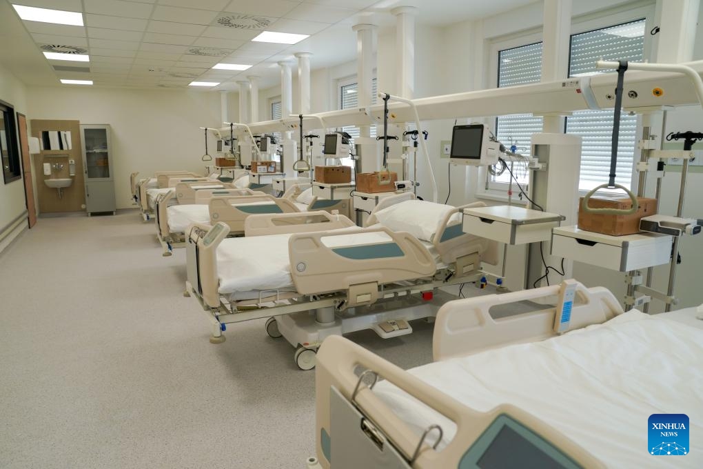 This photo taken on Sept. 4, 2024 shows the post-anesthesia care unit of the hospital Sveti Apostol Luka in Doboj, Bosnia and Herzegovina (BiH). A new joint-venture hospital with Chinese investment opened on Sept. 4 in Doboj, a city in northern BiH. The hospital, named Sveti Apostol Luka, spans 28,000 square meters and offers 450 beds. It is expected to serve 330,000 people in Doboj and its surrounding areas. (Photo: Xinhua)