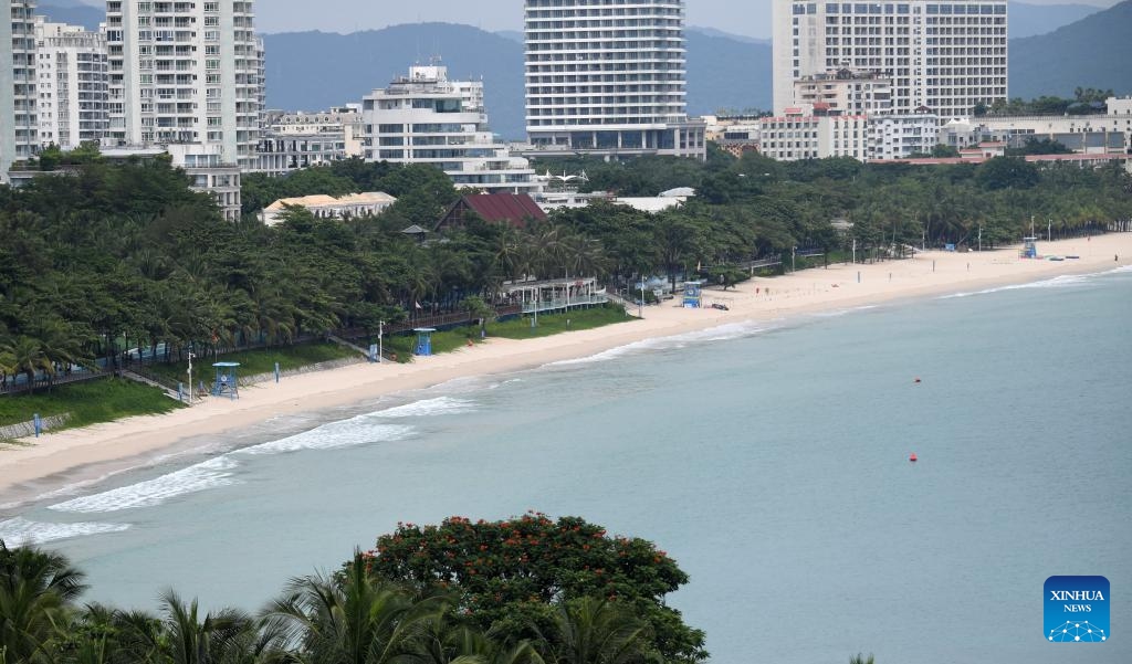 The closed Dadonghai scenic area is seen in Sanya, south China's Hainan Province, Sept. 5, 2024. The State Flood Control and Drought Relief Headquarters raised its emergency response for flood and typhoon prevention from level III to level II in Guangdong and Hainan provinces at 3 p.m. Thursday, as typhoon Yagi approaches. (Photo: Xinhua)