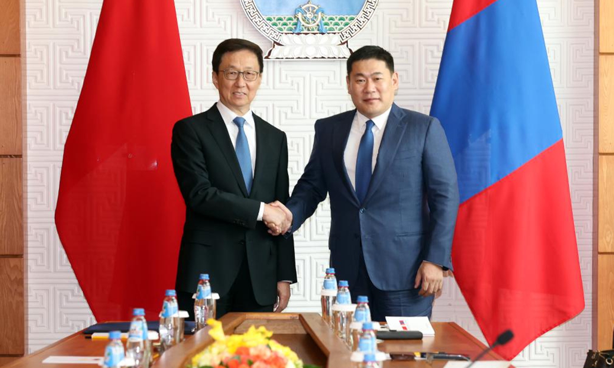 Chinese Vice President Han Zheng meets with Mongolian Prime Minister Luvsannamsrai Oyun-Erdene in Ulan Bator,<strong></strong> Mongolia, Sept. 7, 2024. Han visited Mongolia from Friday to Sunday upon invitation. (Xinhua/Liu Weibing)