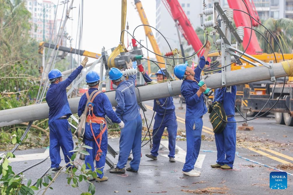 Staff members of power company from Guizhou Province repair electrical facilities in Wenchang, south China's Hainan Province, Sept. 9, 2024. Super Typhoon Yagi, the strongest autumn typhoon to land in China since 1949, hit Hainan on Friday and caused power outages in many areas. China Southern Power Grid has deployed emergency power repair personnel and vehicles to support the disaster relief and power restoration efforts in Hainan. (Photo: Xinhua)