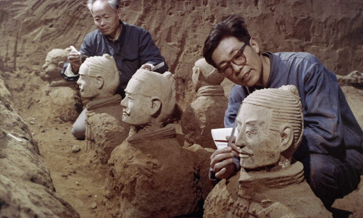 Archaeologist Yuan Zhongyi, dubbed the father of terracotta warriors, works at the Qinshihuang's mausoleum site in September 1979. Photo: VCG