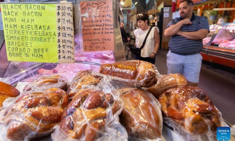 Customers shop at a market in Toronto, Canada, on Sept. 17, 2024. Canada's Consumer Price Index (CPI) rose 2 percent on a year-over-year basis in August, back to the inflation target set by the Bank of Canada, Statistics Canada said Tuesday.  (Photo: Xinhua)