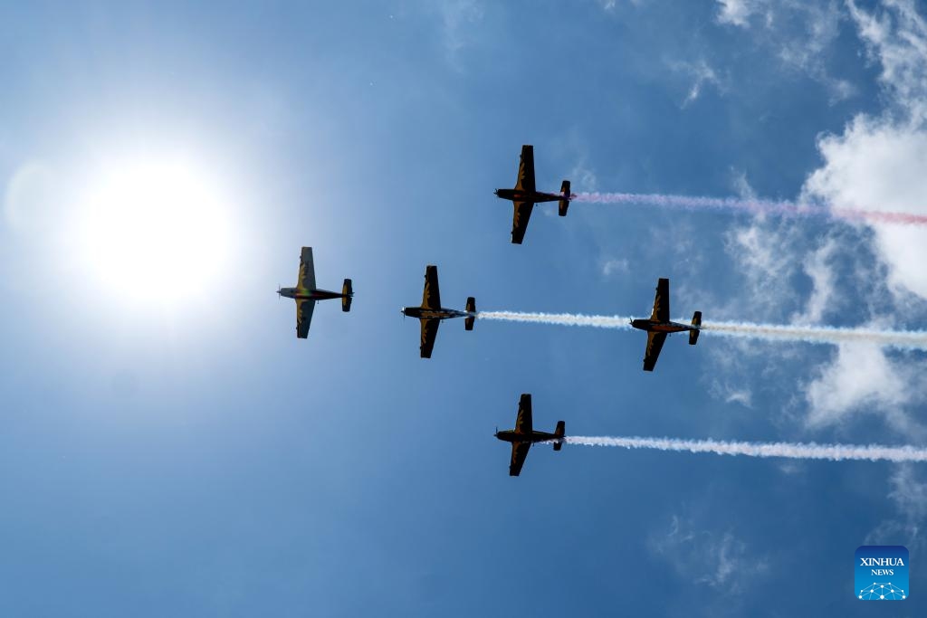 Rajawali Laut Flight, the aerobatics team of the Indonesian Naval Aviator, perform at the Bali International Airshow 2024 in Bali, Indonesia, Sept. 18, 2024. The Bali International Airshow 2024 is held here from Sept. 18 to 21. (Photo: Xinhua)