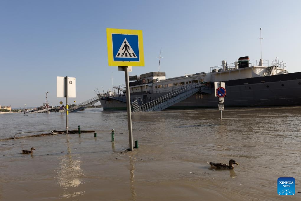 A road along the Danube River is flooded in Budapest, Hungary, Sept. 19, 2024. (Photo: Xinhua)