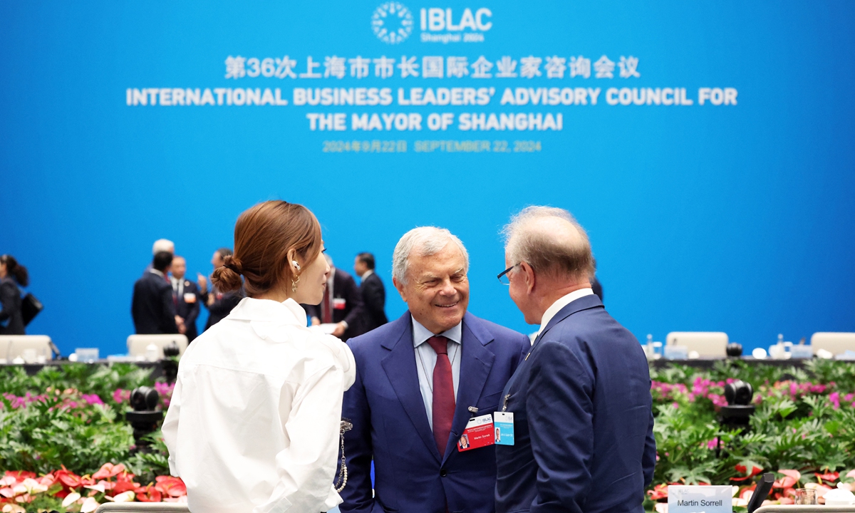 Delegates exchange views during the 36th International Business Leaders' Advisory Council for the Mayor of Shanghai, which kicked off on September 22, 2024, in Shanghai. The event brought together top executives from more than 30 leading multinationals. (See story on Page 10) Photo: VCG