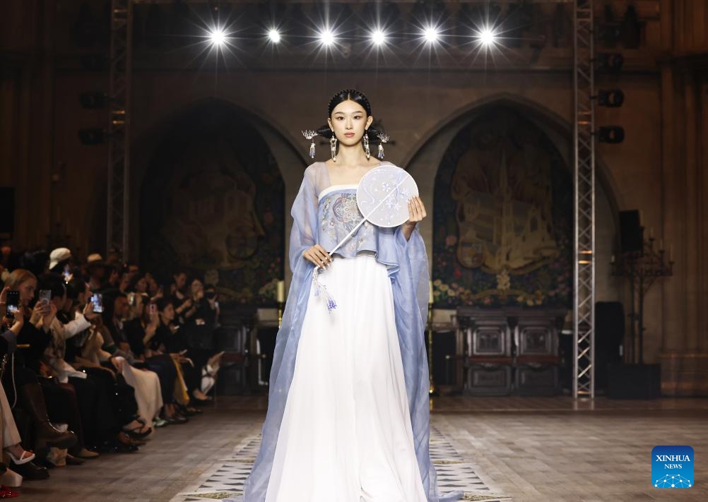 A model presents a creation of the Heaven Gaia Moon Spring/Summer 2025 collections by Chinese fashion designer Xiong Ying during Paris Fashion Week in Paris, France, Sept. 23, 2024. (Photo: Xinhua)