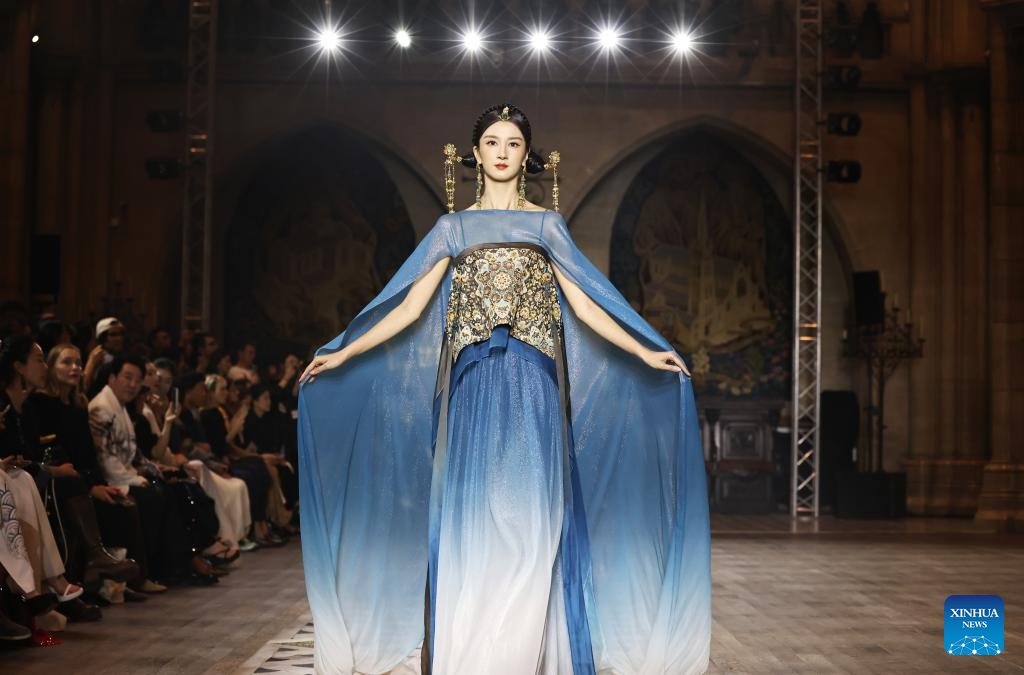 A model presents a creation of the Heaven Gaia Moon Spring/Summer 2025 collections by Chinese fashion designer Xiong Ying during Paris Fashion Week in Paris, France, Sept. 23, 2024. (Photo: Xinhua)