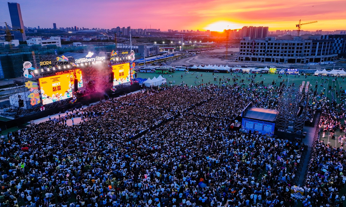 People attend the Strawberry Music Festival in Urumqi, Northwest China's Xinjiang Uygur Autonomous Region on May 25, 2024. Photo: Courtesy of Strawberry Music Festival 