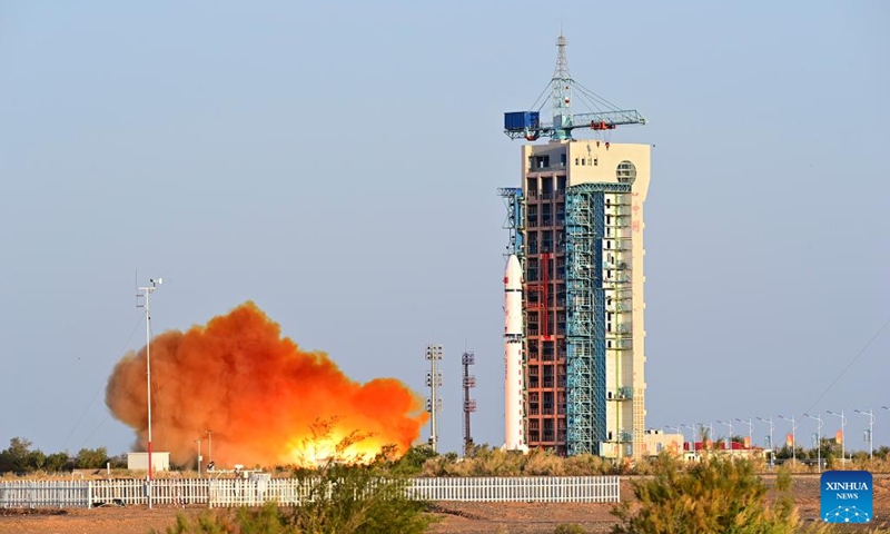 A Long March-2D rocket carrying China's first reusable and returnable test satellite, the Shijian-19, blasts off from the Jiuquan Satellite Launch Center in northwest China, Sept. 27, 2024. China sent its first reusable and returnable test satellite, the Shijian-19, into space on Friday, using a Long March-2D rocket for the launch. (Photo: Xinhua)