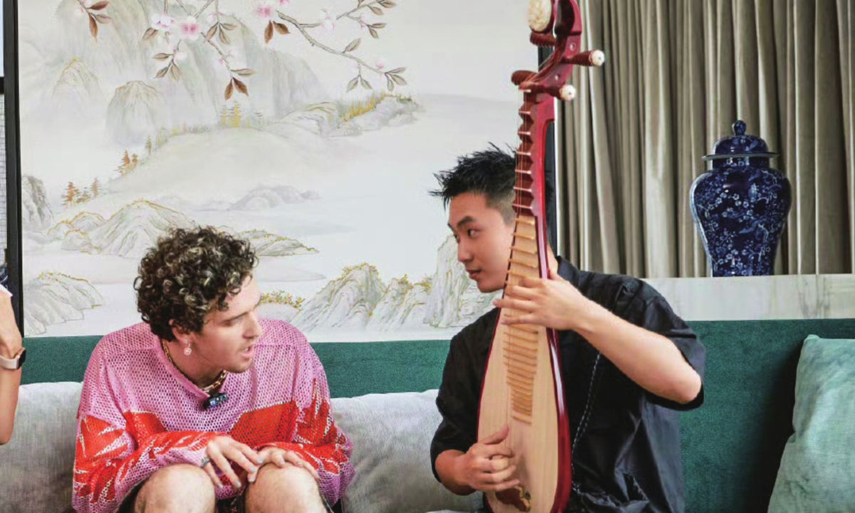 Chinese Pipa player Marsix and US pop singer Lauv Photo: Courtesy of Marsix 