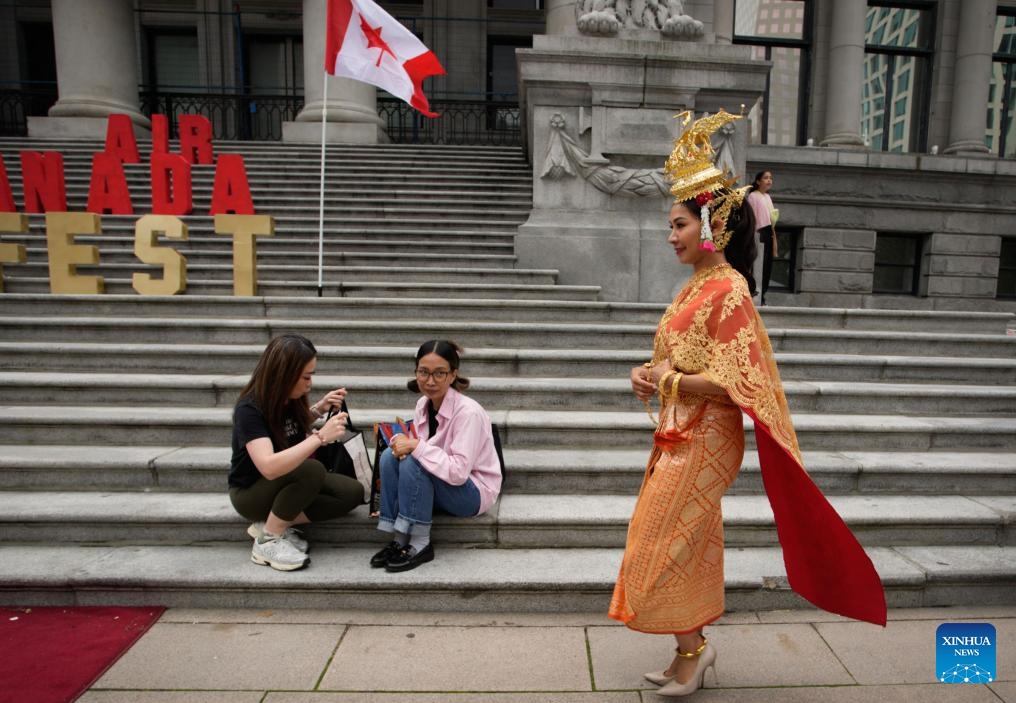 A Thai dancer in traditional attire is seen during the 2024 Thai Festival at the Vancouver Art Gallery plaza in Vancouver, British Columbia, Canada, Sept. 28, 2024. (Photo: Xinhua)