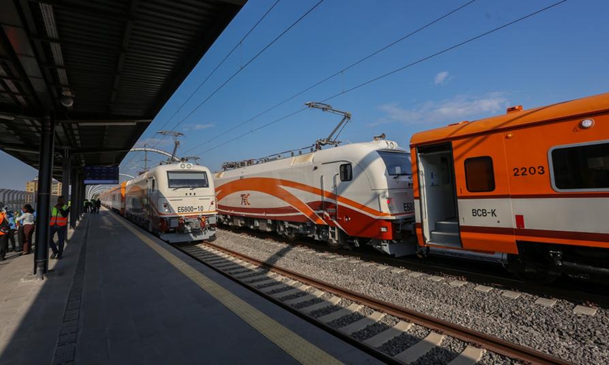 An electric SGR train stops at Dar es Salaam Station in Tanzania, on Aug. 1, 2024. (Photo by Emmanuel Herman/Xinhua)
