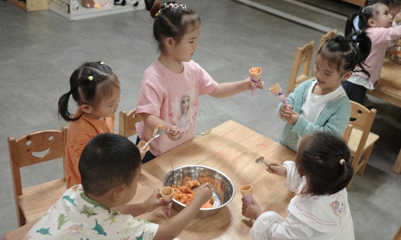 Children visit Chongqing Science and Technology Museum in southwest China's Chongqing, Oct. 3, 2024. The National Day holiday, which runs from Oct. 1 to Oct. 7, is a peak travel and tourism season in China. Many children choose to spend their holiday with their parents at Chongqing Science and Technology Museum to learn knowledge and have a touch with the charm of science and technology. (Xinhua/Wang Quanchao)