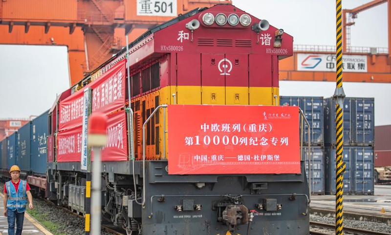 Photo shows the freight train bound for Duisburg of Germany in Tuanjie Village of southwest China's Chongqing Municipality, June 23, 2022. (Xinhua/Huang Wei)