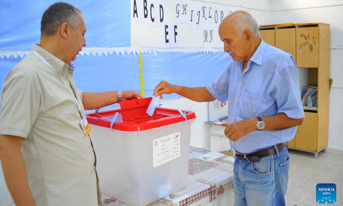 A Tunisian voter casts his vote at a polling center in Tunis, Tunisia on Oct. 6, 2024. The polling centers for the Tunisian presidential elections opened on Sunday in 24 provinces of Tunisia, Tunisia's Independent High Authority for Elections said.  (Photo: Xinhua)