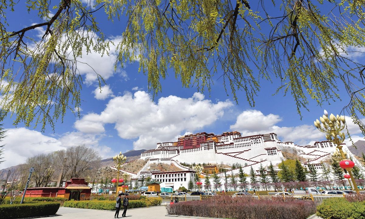 Palace in Lhasa, Xizang Autonomous Region. Photo: VCG