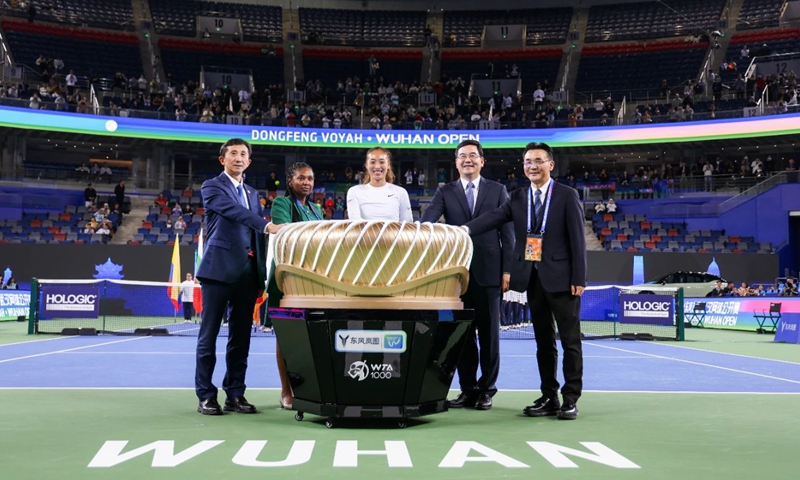 Zheng Qinwen (center) attends the opening ceremony of Wuhan Open on October 7. Photo: Courtesy of Wuhan Open