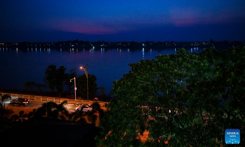 This photo taken on Oct. 8, 2024 shows the night view of the Mekong River in Vientiane, capital of Laos. (Photo: Xinhua)