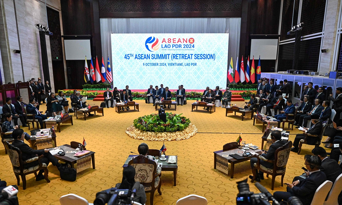 Lao Prime Minister Sonexay Siphandone (center) leads the 45th Association of Southeast Asian Nations Summit in Vientiane on October 9, 2024. Photo: VCG