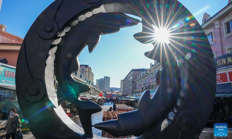 This photo taken on Oct. 11, 2024 shows a view of Dongji fish market in Fuyuan City, northeast China's Heilongjiang Province. Fuyuan, China's easternmost city, is dubbed the capital of freshwater fish in China, as the rivers here have an abundance of freshwater fish. (Photo: Xinhua)