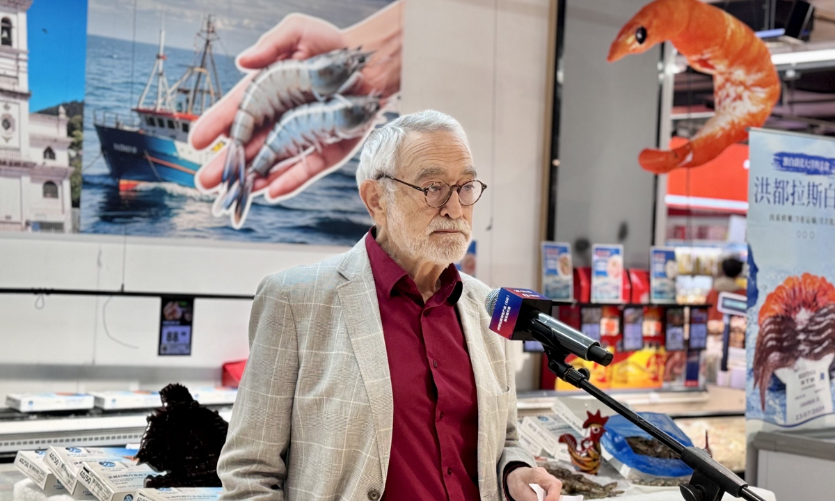 Salvador Moncada, the ambassador of Honduras to China, speaks at a supermarket in Beijing on October 13, 2024, marking the official entry of Honduran whiteleg shrimp to the Chinese market. Photo: Xing Xiaojing/GT