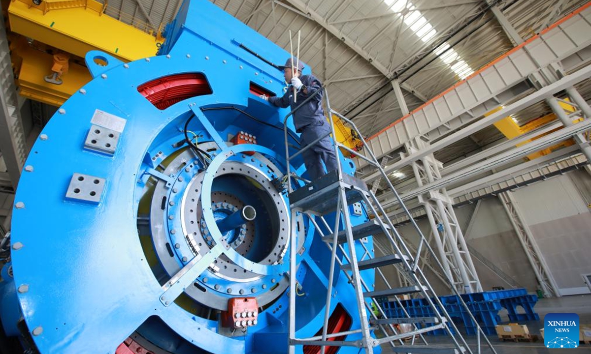 World's largest floating offshore wind turbine rolls off production line in China (Photo: Xinhua)