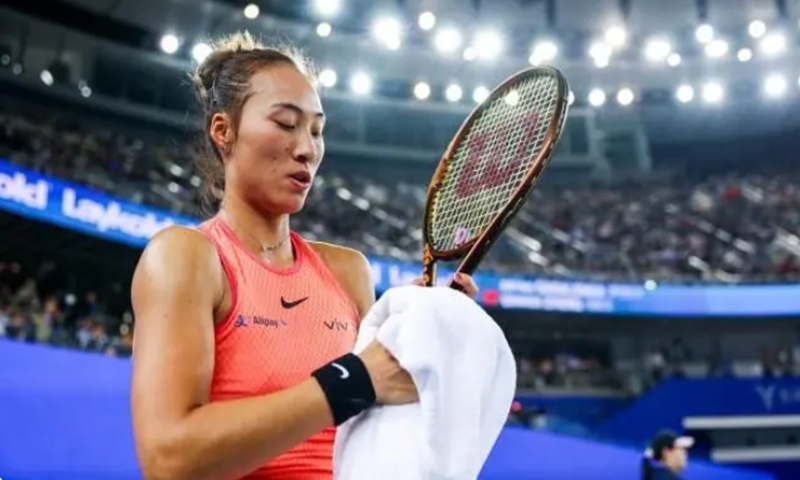 Zheng Qinwen is defeated by Aryna Sabalenka 3-6, 7-5, 3-6 in the Wuhan Open final on Sunday. Photo: Courtesy of People's Daily