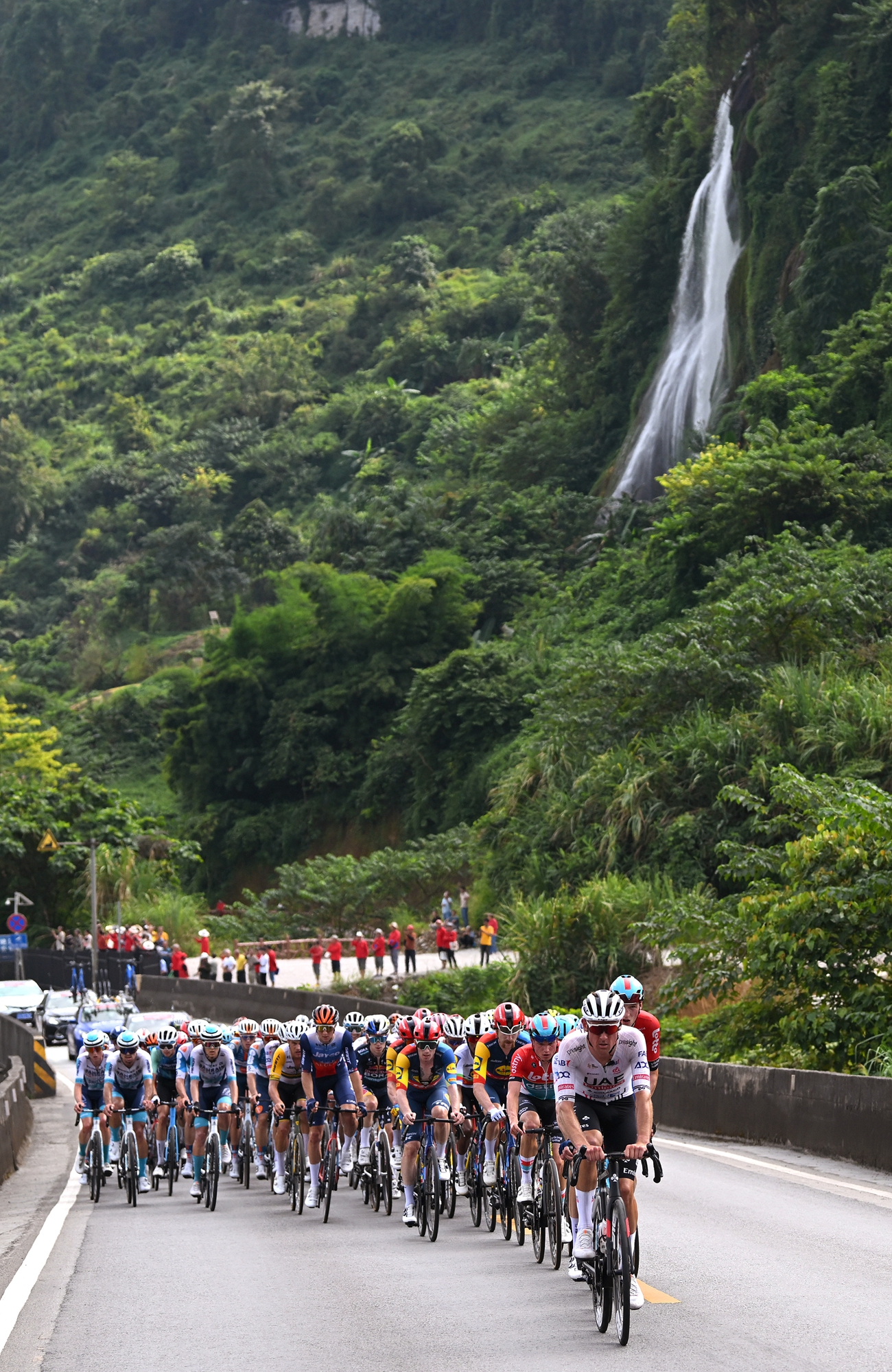 Cyclists compete during Stage 2 of the 2024 Tour of Guangxi, a 181.5-kilometer ride from Chongzuo to Jingxi in South China's Guangxi Zhuang Autonomous Region on October 16, 2024. Warre Vangheluwe of Belgium and Team Soudal Quick-Step won the stage with a long and powerful sprint. Photo: VCG