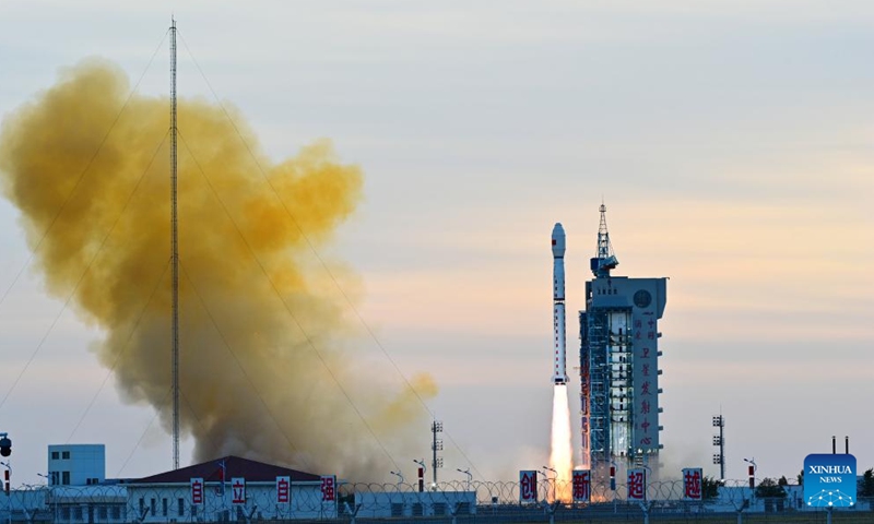 A Long March-4C carrier rocket carrying the Gaofen-12 05 satellite blasts off from the Jiuquan Satellite Launch Center in northwest China, Oct. 16, 2024. The satellite entered the planned orbit successfully. (Photo: Xinhua)