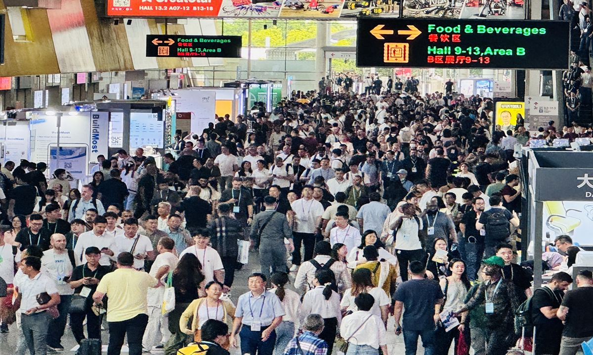 Exhibitors and buyers attend the China Import and Export Fair, commonly known as the Canton Fair, in Guangzhou, South China's Guangdong Province, on October 16, 2024. The 136th session kicked off a day earlier. Photo: Chi Jingyi/GT 