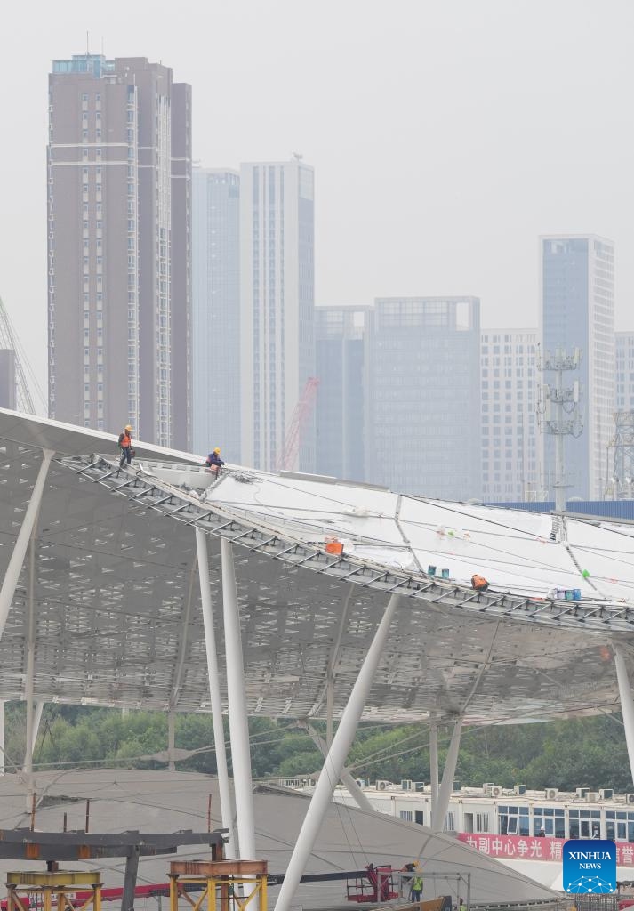 This photo taken on Oct. 17, 2024 shows the construction site of the Beijing sub-center comprehensive transportation hub in Tongzhou District, sub-center of Beijing, capital of China. Designed with underground transportation, the hub effectively alleviates the disturbance of large-scale transportation hubs on surface traffic and urban development. (Photo: Xinhua)