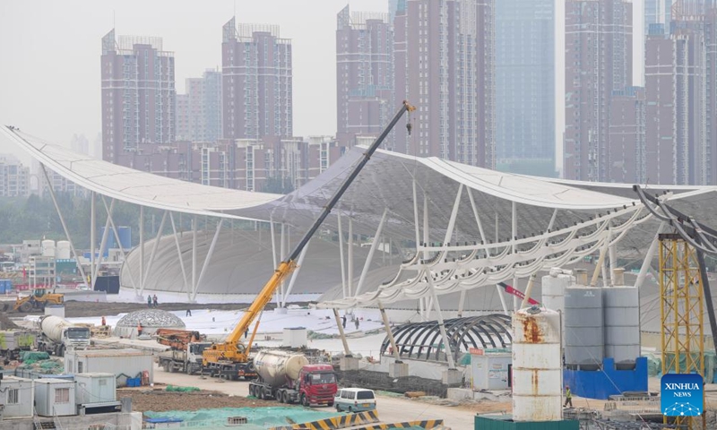 This photo taken on Oct. 17, 2024 shows the construction site of the Beijing sub-center comprehensive transportation hub in Tongzhou District, sub-center of Beijing, capital of China. Designed with underground transportation, the hub effectively alleviates the disturbance of large-scale transportation hubs on surface traffic and urban development. (Photo: Xinhua)