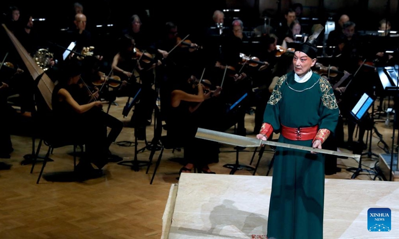 An actor performs the poetry drama Ein Heldenleben -- Cai Lun, a Chinese drama about the legendary inventor of paper-making, in London, Britain on Oct. 17, 2024. (Photo: Xinhua)