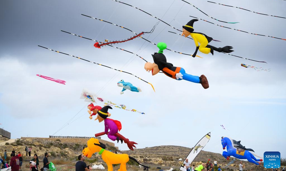 People fly kites during the 7th edition of Gozo International Kite and Wind Festival in the village of Gharb on the island of Gozo, Malta, on Oct. 19, 2024.

The two-day event kicked off here on Saturday. (Photo: Xinhua)