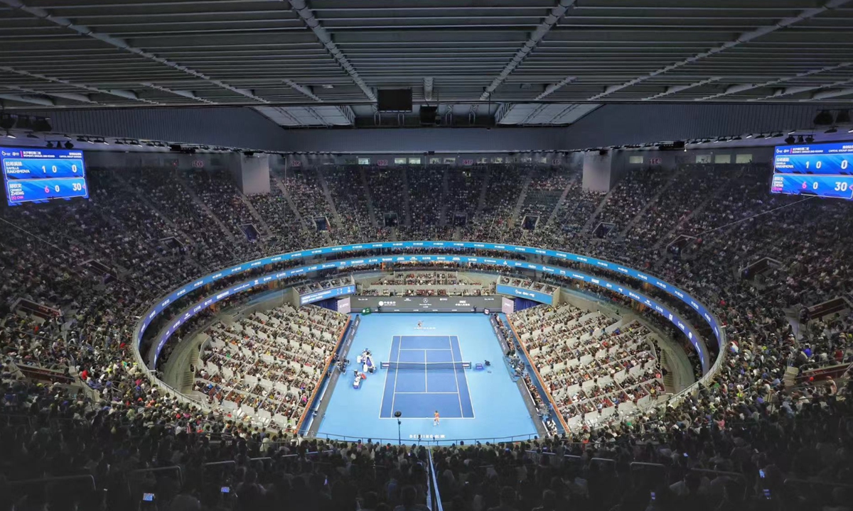 Fans watch a tennis match at the China Open on September 28, 2024 in Beijing. Photo: IC