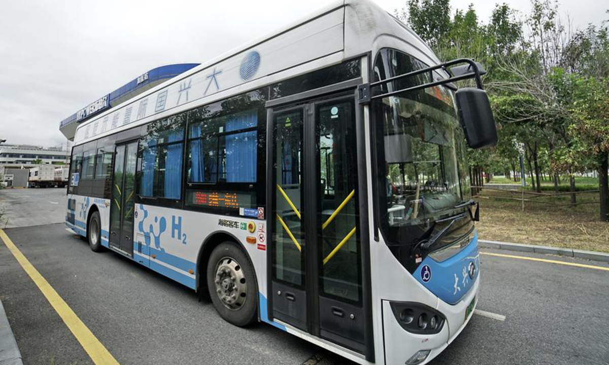 A hydrogen-powered bus runs on a road in Daxing Distrcit of Beijing, capital of China, Aug. 20, 2024.  (Photo: Xinhua)