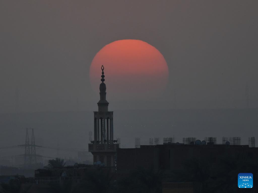 This photo taken on Oct. 22, 2024 shows a view at sunset in Cairo, Egypt. (Photo: Xinhua)