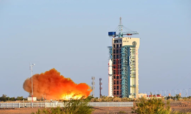 A Long March-2D rocket carrying China's first reusable and returnable test satellite, the Shijian-19, blasts off from the Jiuquan Satellite Launch Center in Northwest China, on September 27, 2024. Photo: the Xinhua News Agency