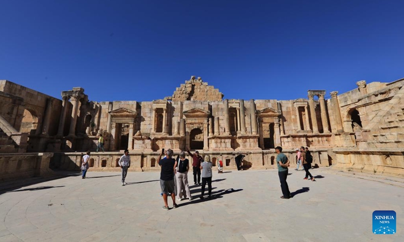 Tourists visit a Roman archeological site in Jerash, Jordan, Oct. 22, 2024. (Photo: Xinhua)