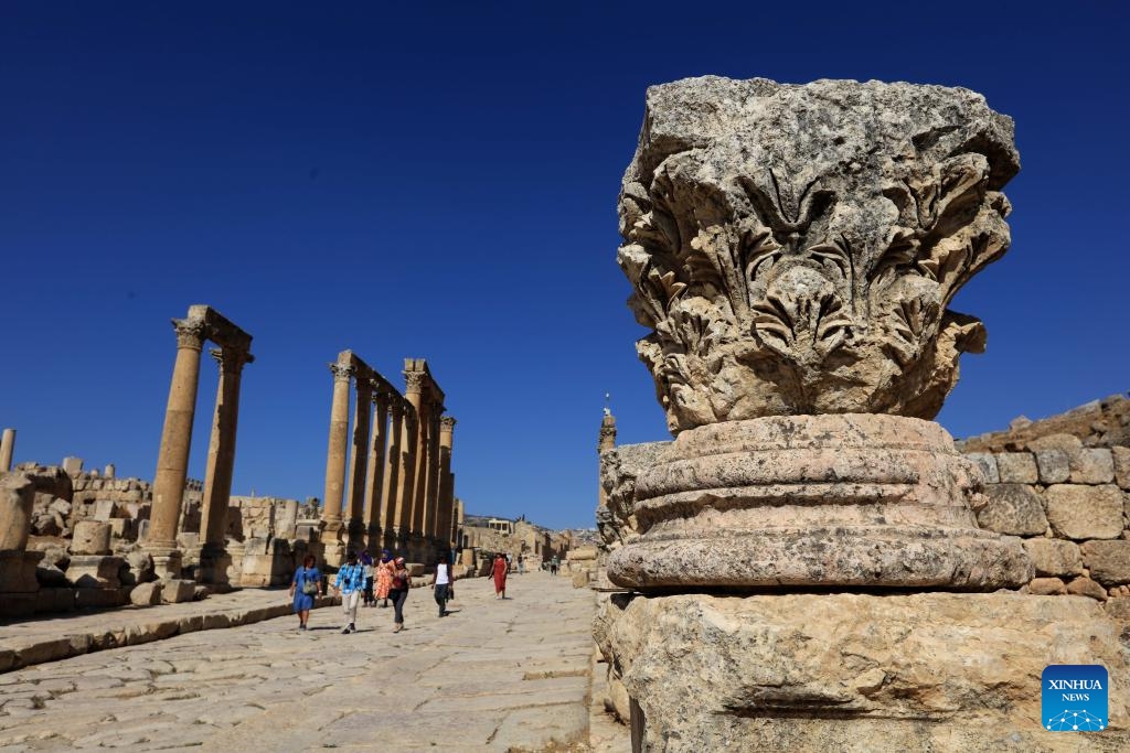 Tourists visit a Roman archeological site in Jerash, Jordan, Oct. 22, 2024. (Photo: Xinhua)