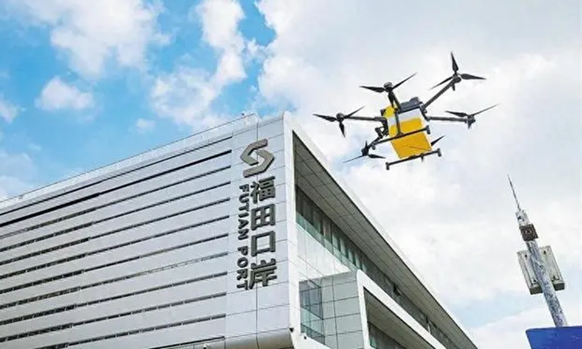 A drone delivery service launches at Futian Port Photo: Meituan